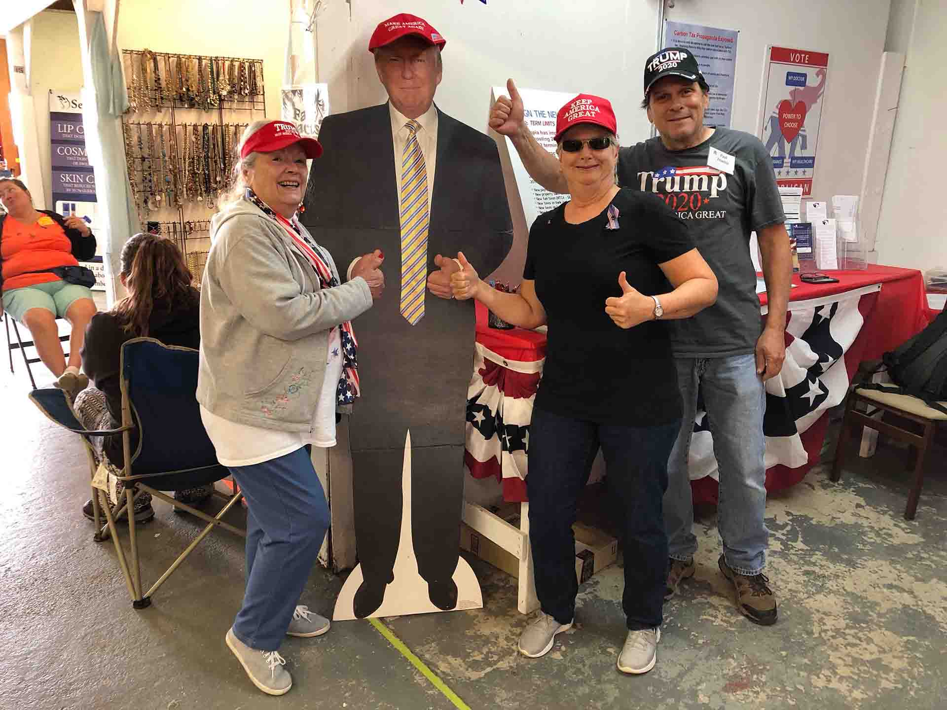 JCRCC supporters giving President Trump a thumbs up during the 2019 Jefferson County Fair.